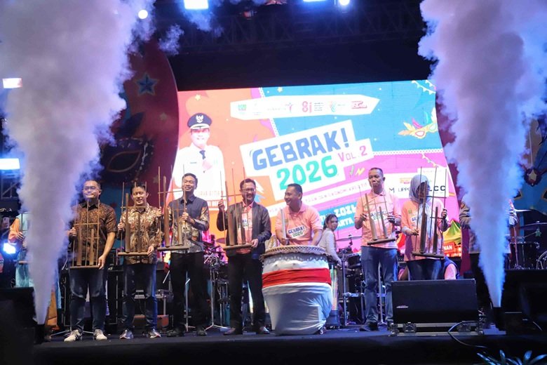 Plt Bupati Bekasi Asep Surya Atmaja bersama unsur Forkopimda, membuka event Gebyar Pariwisata dan Ekonomi Kreatif Vol-2 (Gebrak 2) Tahun 2026. Bertempat di Kawasan Distrik 1 Meikarta, Cikarang Selatan. Jum'at, (7/8)