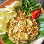 Keterangan gambar: Makanan khas sunda Karedok.
